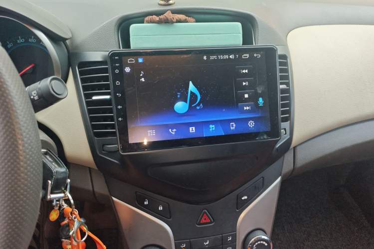 Used Chevrolet Cruze 2015 1.5L Classic SL MT Audio And AC Panel