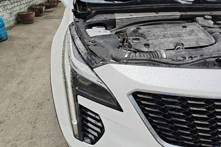 Used Cadillac XT4 2018 28T Two-Wheel Drive Leading Version Right Front Headlight