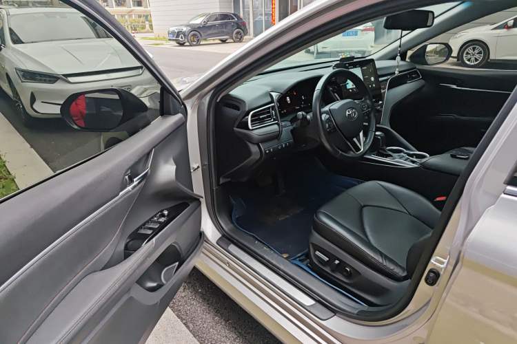 Used Toyota Camry 2021 2.5G Luxury Edition
