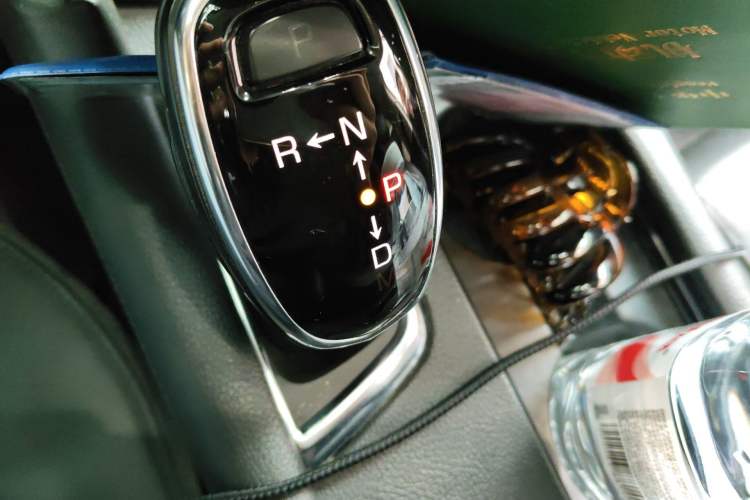 Used Cadillac XT5 2018 25T Luxury Model Gear Lever