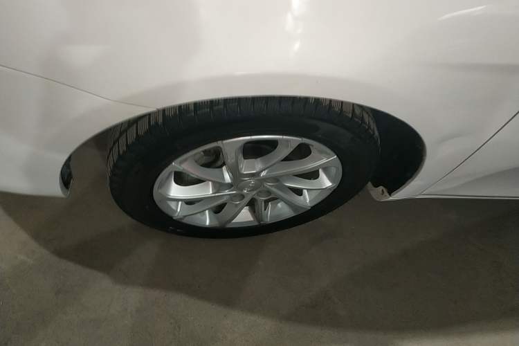 Used Geely Auto Emgrand 2021 UP 1.5L CVT Luxury Model Left Front Wheel Hub