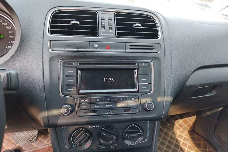 Used Volkswagen Polo 2016 1.6L Automatic Comfort Model