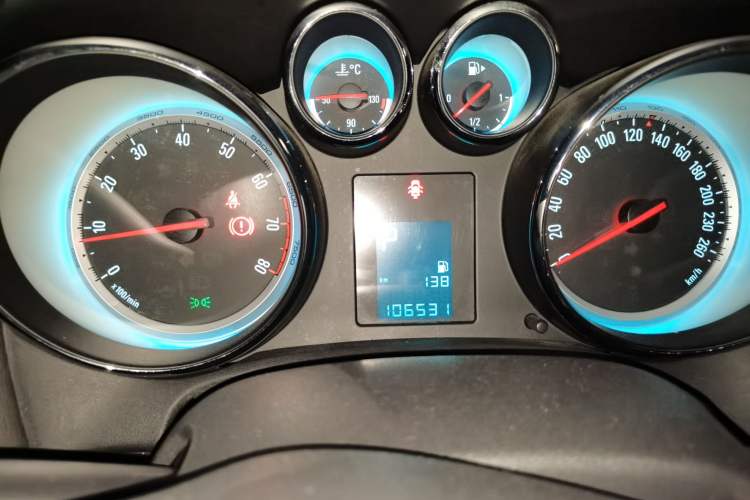 Used Buick GT 2013 XT 1.6L Automatic Fashion Edition Instrument Cluster