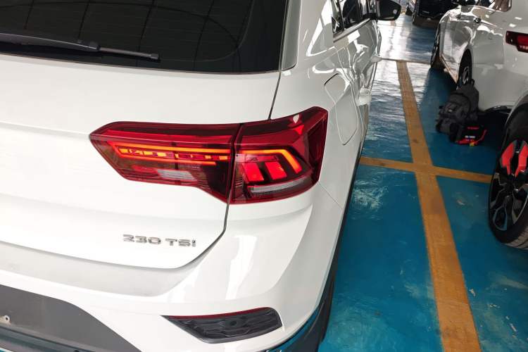 Used Volkswagen T-ROC 2020 230TSI DSG Two-Wheel Drive Advanced Version Right Rear Taillight