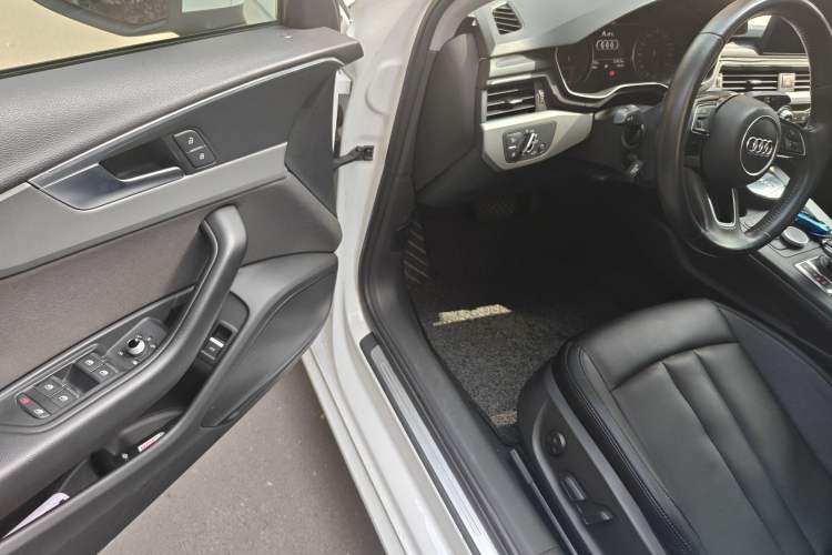 Used Audi A4L 2018 30th Anniversary Edition 40 TFSI Trendy Model
