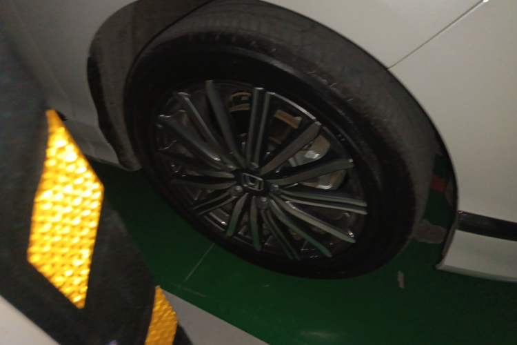 Used Honda Elysion 2022 2.0L eHEV Luxury First Edition Right Front Wheel Hub