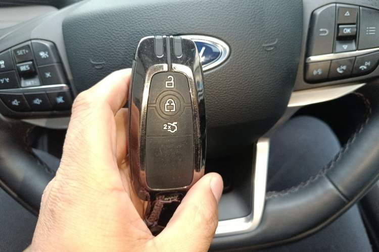 Used Ford Explorer 2024 2.3T EcoBoost Four-Wheel Drive Titanium Edition 7 Seats