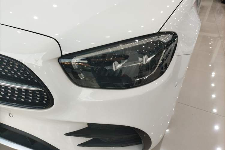 Used Mercedes-Benz E-Class 2021 E 300 L Sporty and Stylish Model