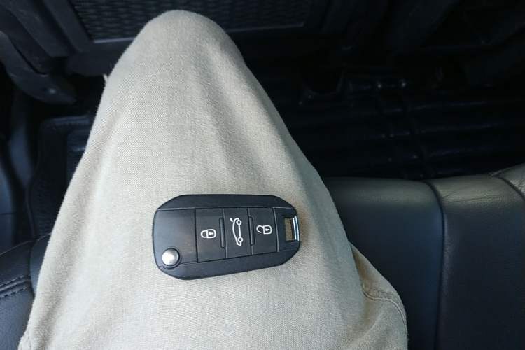 Used Peugeot 3008 2013 2.0L Automatic Trend Edition
