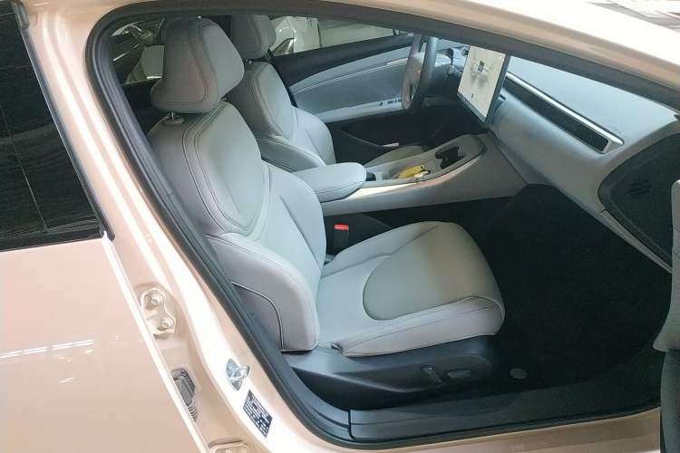 Used XPeng MONA M03 2024 620 with Ultra-Long Range
