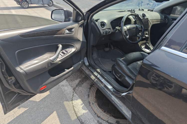 Used Ford Mondeo 2011 2.0L GTDi240 Ultimate Edition
