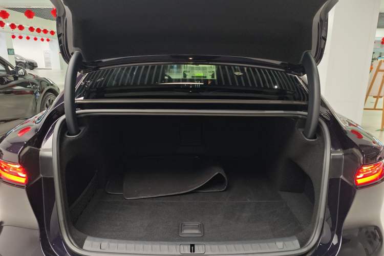 Used VOYAH PASSION 2024 PHEV Four-Wheel Drive Ultra-Long Range Flagship Model Trunk