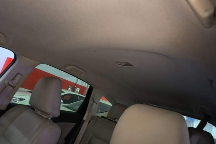 Used Honda CR-V 2012 2.0L two-wheel drive urban version
