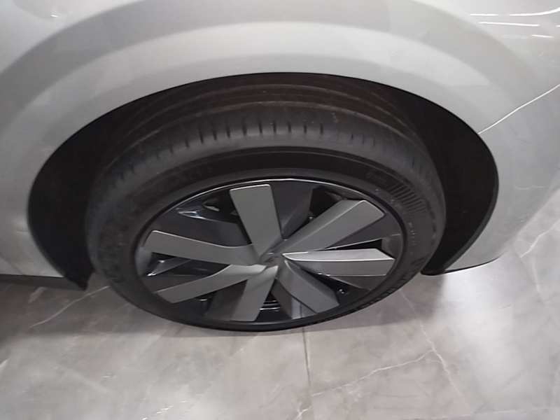 Used Li Auto i6 2025 Model Four-Wheel-Drive Standard Type — 25