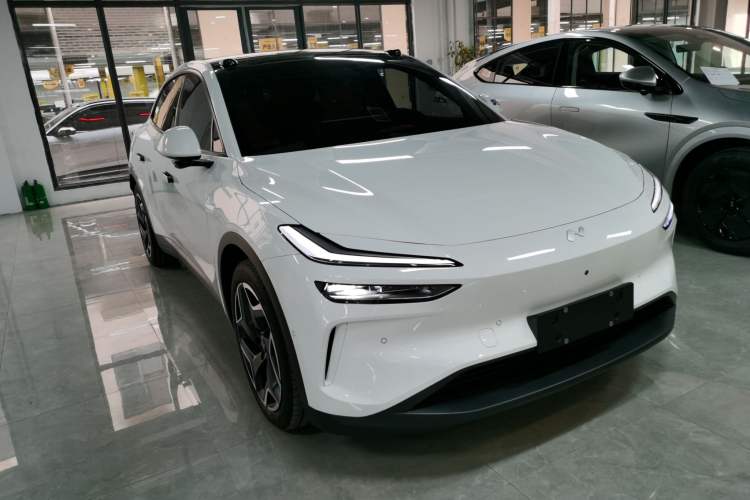 Used ONVO L60 2024 60 kWh Rear-Drive Version