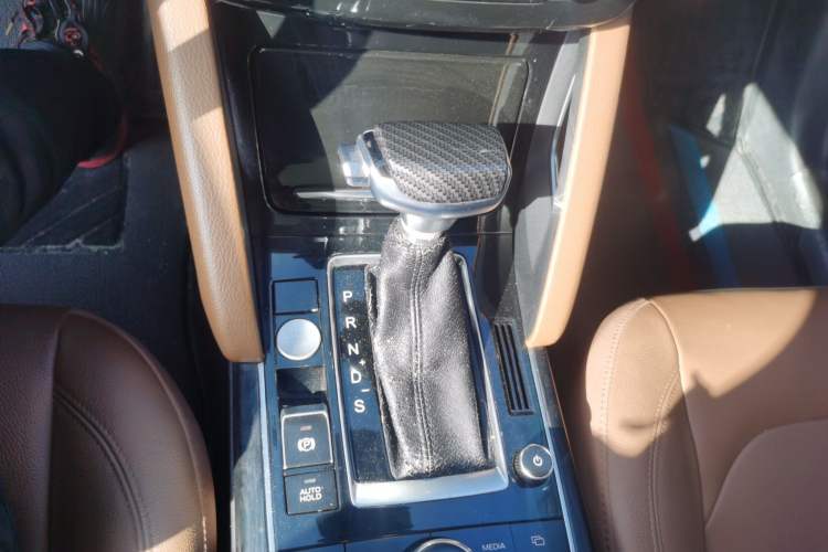 Used BORGWARD BX7 2016 28T Two-Wheel Drive Luxury Version 5 Seats
