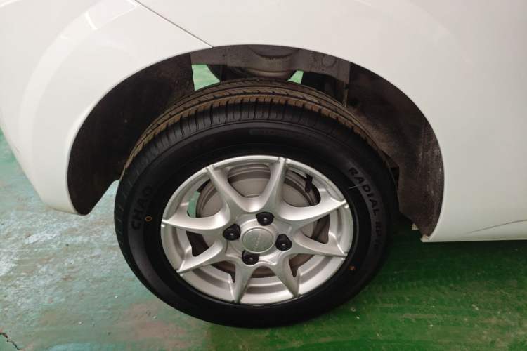 Used Roewe Clever 2022 311km QiQi BoBo Edition Right Rear Wheel Hub