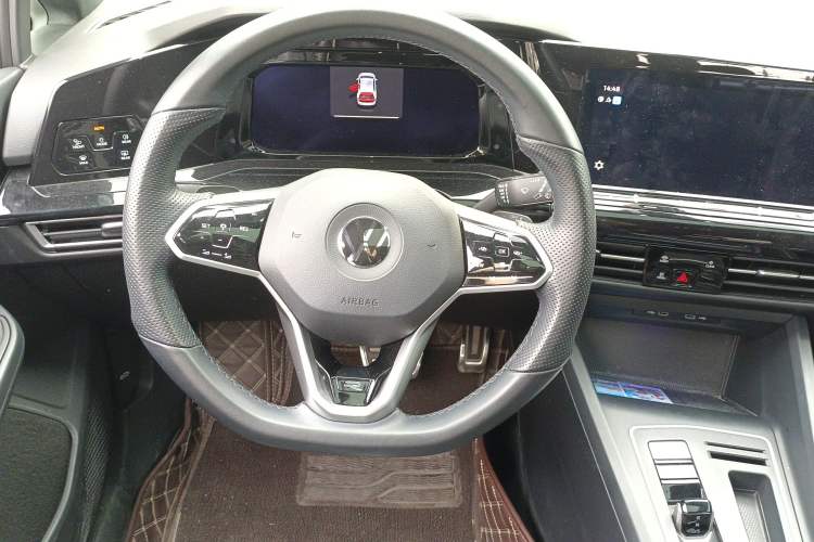 Used Volkswagen Golf 2021 280TSI DSG 30th Anniversary Edition Steering Wheel