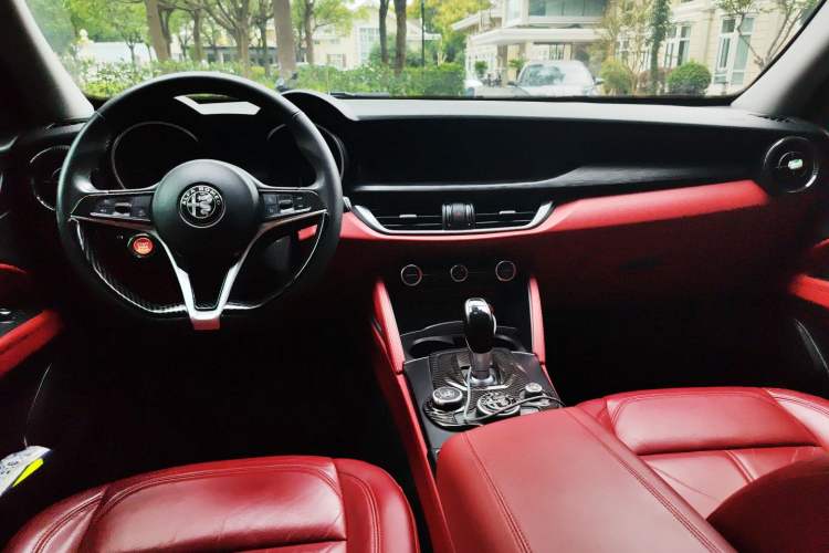 Used Alfa Romeo Stelvio 2017 2.0T 200HP Elite Edition