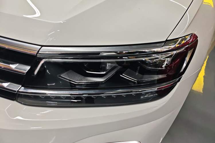 Used Volkswagen Tiguan L New Energy 2021 430 PHEV Plug-in Hybrid Flagship Edition Left Front Headlight