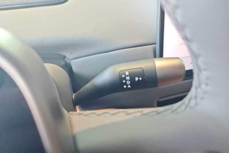 Used Li Auto i6 2025 Model Two-Wheel-Drive Standard Type Gear Lever