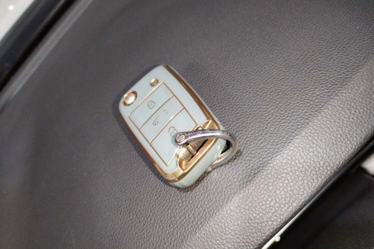 Used Volkswagen Tiguan L 2022 330TSI Automatic Two-Wheel Drive R-Line Enhanced Edition
