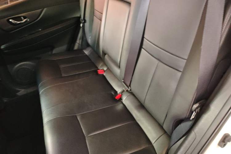 Used Nissan X-Trail 2016 2.0L CVT Smart Enjoyment Version 4WD
