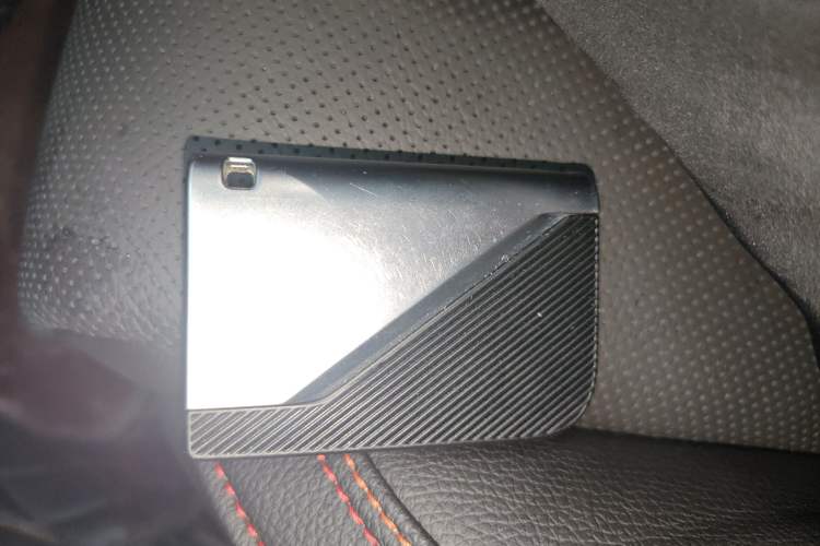 Used Lynk & Co 01 2019 2.0T Two-Wheel Drive Zhaopu Version China VI Standard Interior 1