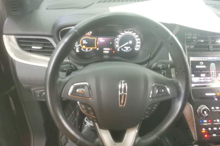 Used Lincoln MKC 2016 2.0T Two-Wheel Drive Deluxe Edition
