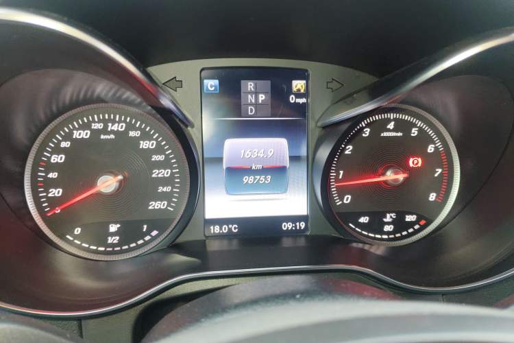 Used Mercedes-Benz GLC 2016 GLC 300 4MATIC Dynamic Model Instrument Cluster