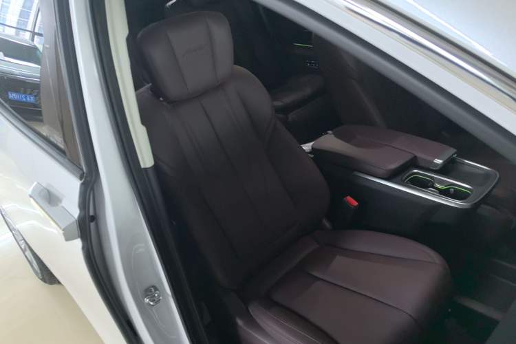 Used Buick Century 2025 2.0T Six-Seater YinShi Edition
