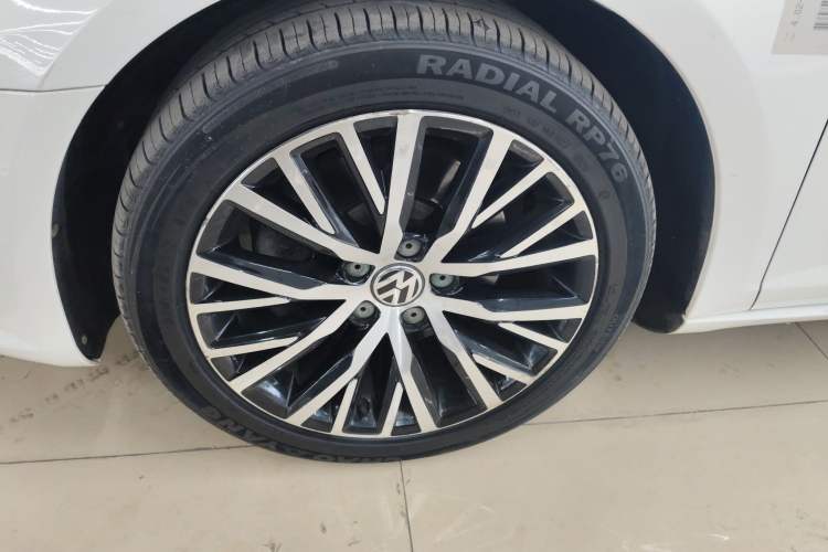 Used Volkswagen FAW-Volkswagen CC 2015 3.0 FSI V6 Left Front Wheel Hub