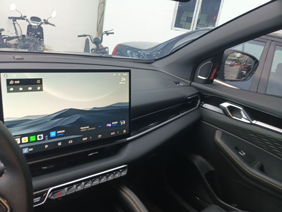 Geely Auto Coolray 2025 Bin Yue L 1.5T DCT Starlight Edition — снимка 14