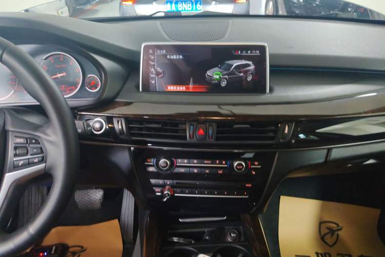 Used BMW X5 2017 xDrive28i Audio And AC Panel