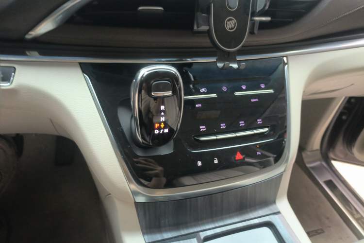 Used Buick GL8 2022 Land Business Class 652T Luxury Model Gear Lever