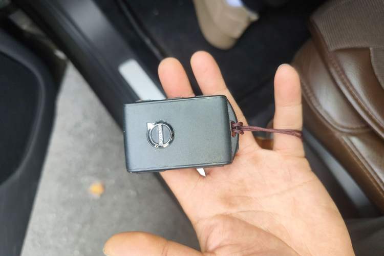 Used Volvo XC60 2020 T5 4x4 Zhiyi Luxury Edition Vehicle Key