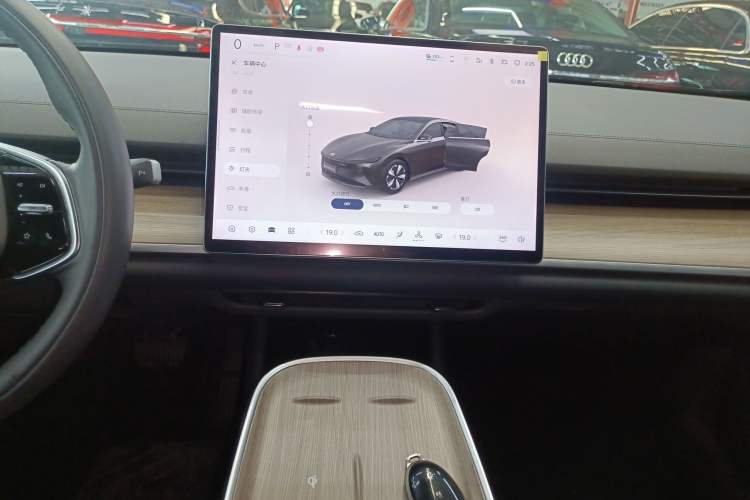 Used CHANGAN NEVO A07 2024 All-Electric "True Fragrant" Edition 515 Elite Model Audio And AC Panel