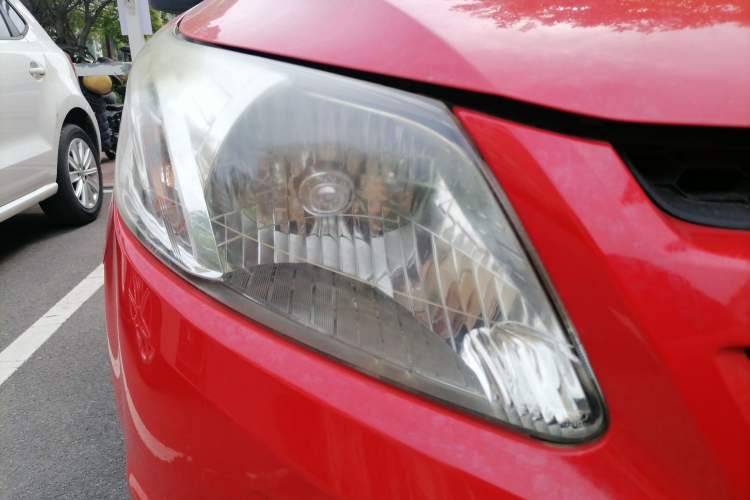 Used Chevrolet Sail 2010 Hatchback 1.2L Manual Ideal Edition Right Front Headlight