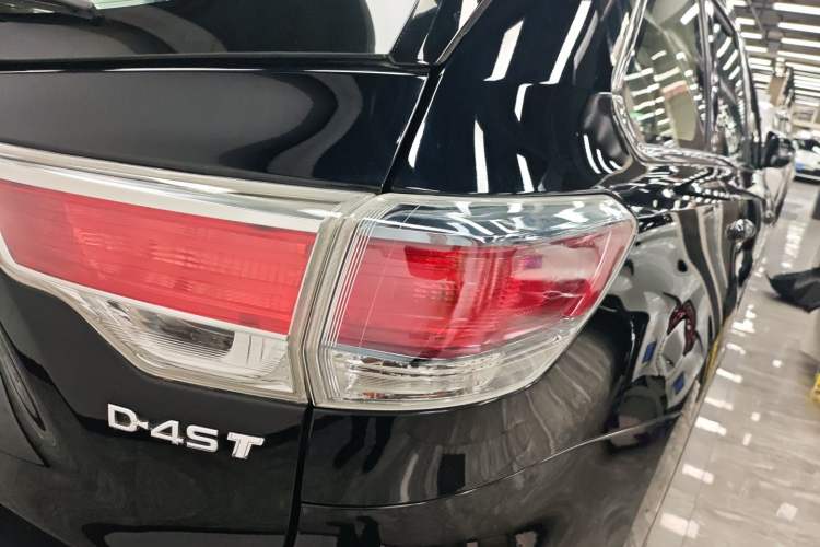 Used Toyota Highlander 2017 2.0T Four-Wheel Drive Luxury Edition 7 Seats Right Rear Taillight