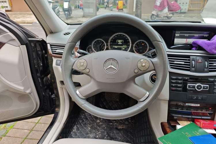 Used Mercedes-Benz E-Class 2013 E 260 L CGI Elegant Model
