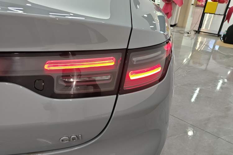 Used Leapmotor C01 2024 Pure Electric 525 Luxury Edition Right Rear Taillight