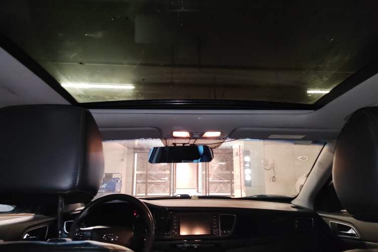 Used Hyundai Mistra 2016 1.8L Automatic Smart GLS Headliner