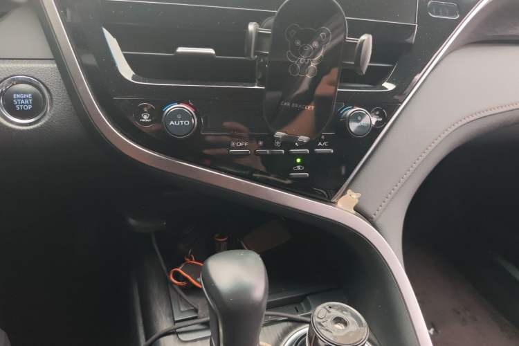 Used Toyota Camry 2023 2.0G Luxury Edition
