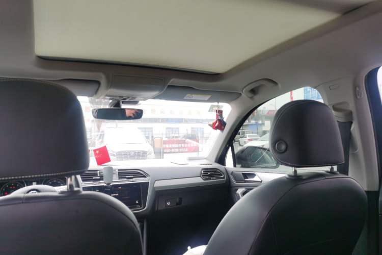 Used Volkswagen Tiguan L 2020 330TSI Automatic Two-Wheel Drive Smart Luxury Edition China VI Standard
