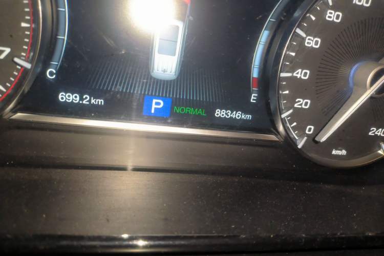 Used GAC Trumpchi M6 2019 270T Automatic Luxury Edition (6-seater) - China V Standard Odometer Close Up