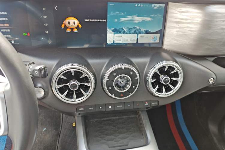 Used Tank 300 2023 Off-Road Edition 2.0T Challenger Audio And AC Panel