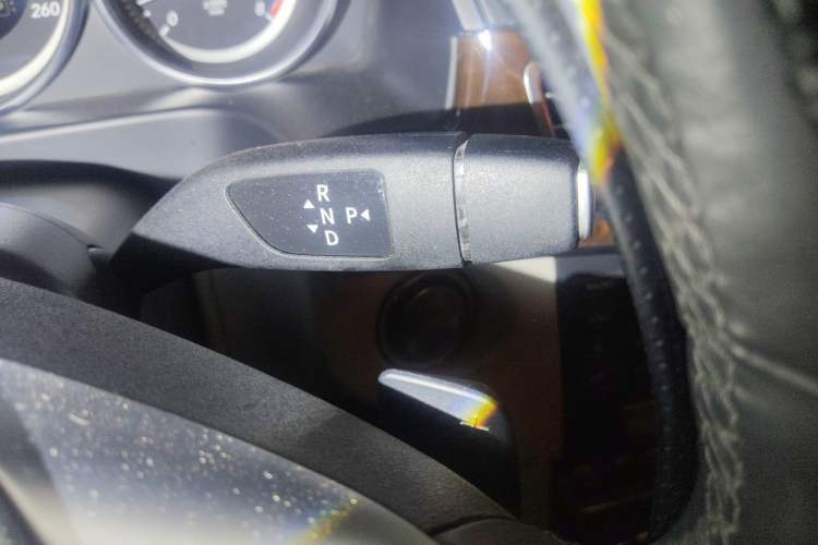 Used Mercedes-Benz E-Class 2015 E 200 L Gear Lever
