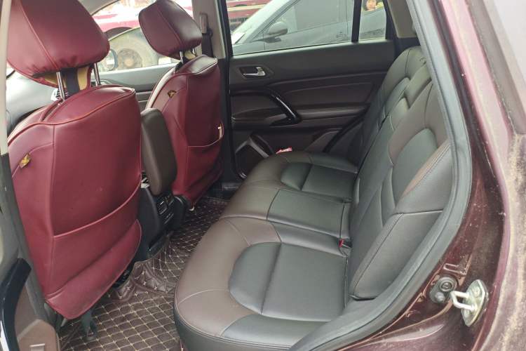 Used GAC Trumpchi GS4 2017 235T Automatic Two-Wheel Drive Elite Edition Left Rear Seat