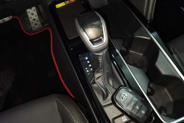 Used Toyota Camry 2026 Model Dual-Engine 2.0HSE Sport Lite Edition