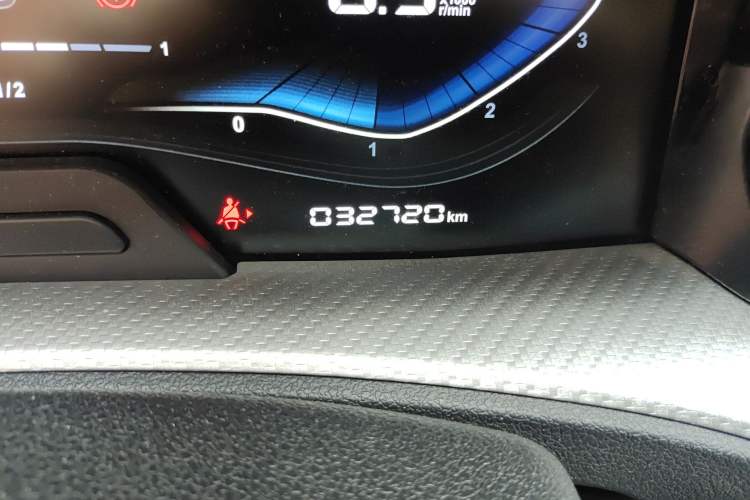 Used Citroen C3-XR 2021 190THP DCT ZhiShang Edition Odometer Close Up